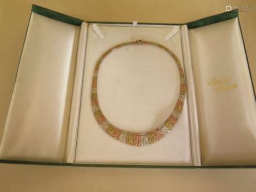 A 9ct tri-colour gold necklace, approx 29.8 grams - in good condition
