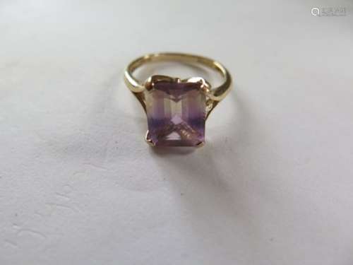 A 9ct gold ring, size Q, approx 3 grams