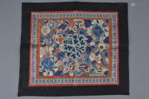 Early 20th century Chinese Embroidered Silk Panel