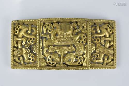 A Chinese 19th century bronze belt buckle