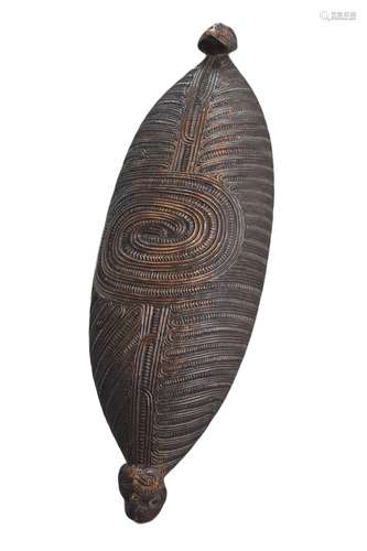 A fine Maori Waka Huia base