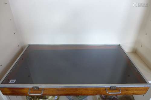 A counter top glazed cabinet, ideal for jewellery, 88x50x9cm