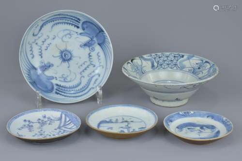 Five Chinese porcelain items