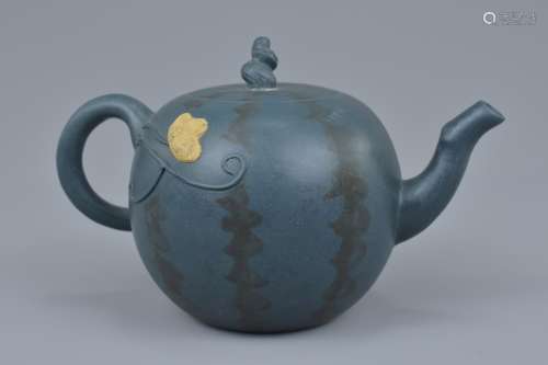 A Chinese Yixing pottery teapot