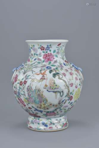 A Chinese 19th century porcelain vase