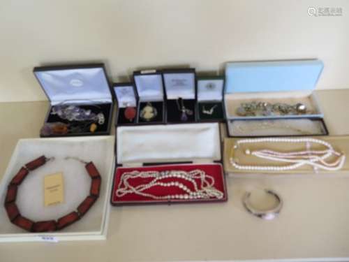 A selection of assorted silver and other jewellery, including pearls