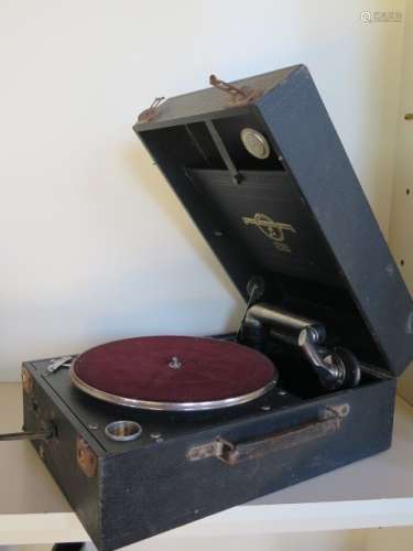 A Columbia 109A wind up picnic gramophone, in running order