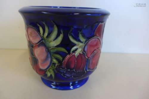 A Moorcroft small jardiniere 13cm tall, in good condition