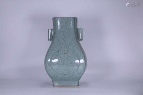 A Chinese Ru-Type Glazed Porcelain Vase