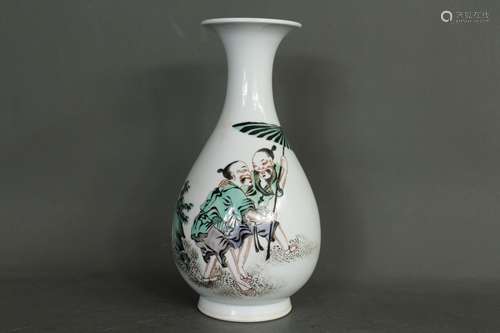 A Chinese Wu-Cai Glazed Porcelain Vase