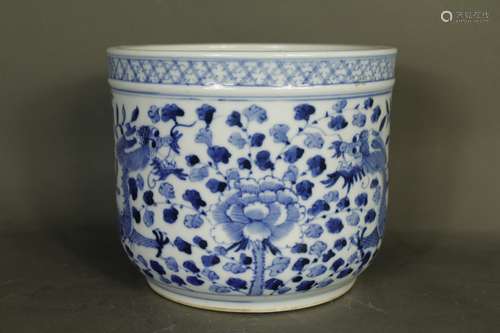 A Chinese Blue and White Porcelain Brush Pot