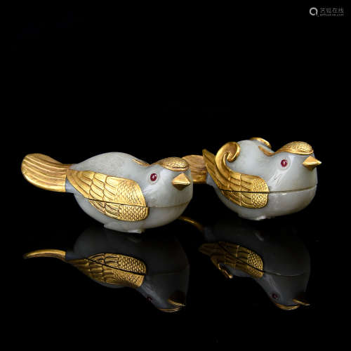 A Pair of Chinese Carved Jade Birds with Gold Inlaid