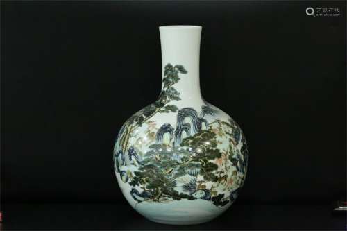 A Chinese Famille-Rose Porcelain Vase