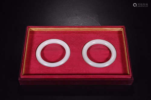 HETIAN JADE BANGLE IN PAIR