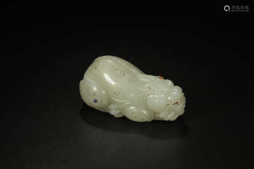 HETIAN JADE 'PIXIU' PENDANT