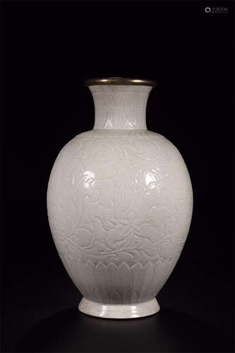 A Chinese Ding-Type Glazed Porcelain Vase