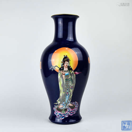 A Chinese Famille-Rose Porcelain Vase