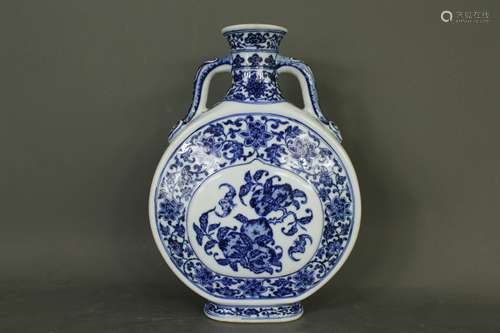 A Chinese Blue and White Porcelain Moon Flask