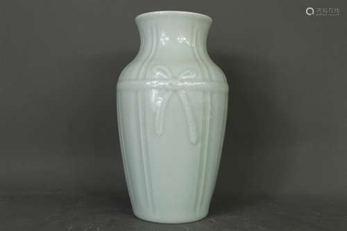 A Chinese Guan-Type Celadon Glazed Porcelain Vase