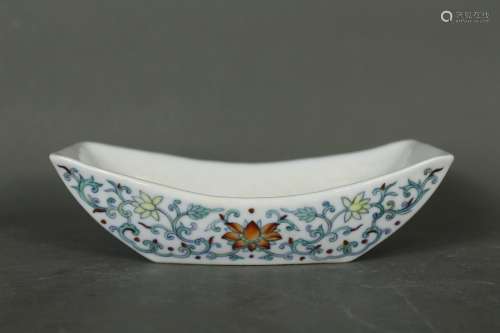 A Chinese Dou-Cai Porcelain Brush Washer