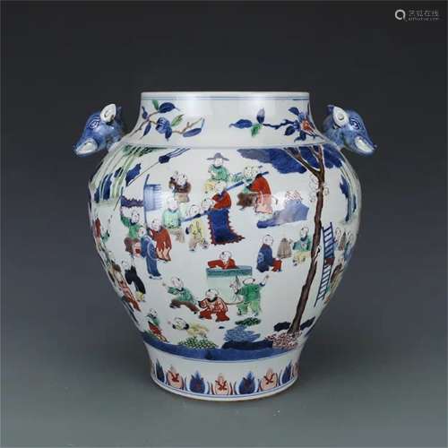 A Chinese Wu-Cai Porcelain Vase