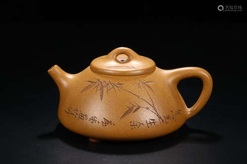 ZISHA TEAPOT WITH BAMBOO CARVING