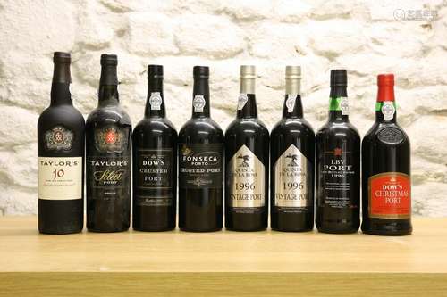 8 BOTTLES MIXED LOT FINE PORT (INCLUDING VINTAGE),