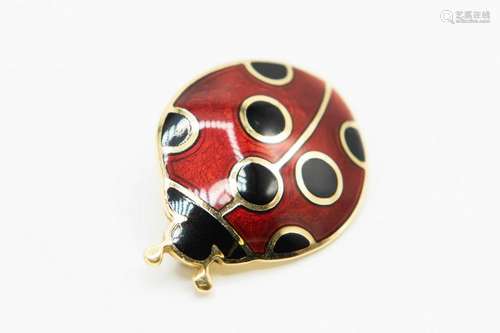 AN 18CT YELLOW GOLD AND ENAMEL BROOCH, formed as a