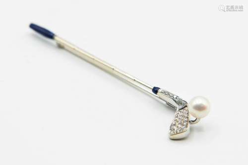 A DIAMOND AND CULTURED PEARL BROOCH, modelled as a golf