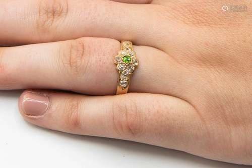 A LATE 19TH CENTURY DEMANTOID GARNET AND DIAMOND RING,