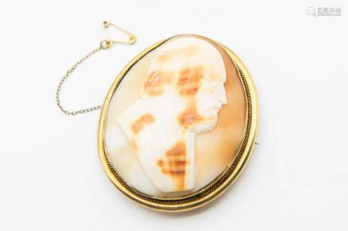 A VICTORIAN SHELL CAMEO BROOCH, the large oval mount