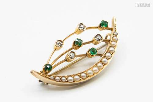 A SEED PEARL, EMERALD AND DIAMOND SET BROOCH, the