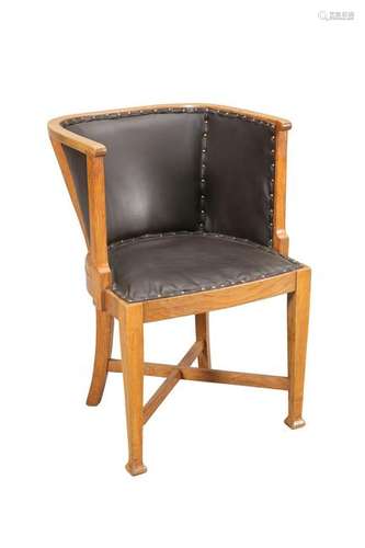 AN ARTS AND CRAFTS OAK TUB CHAIR, with square section