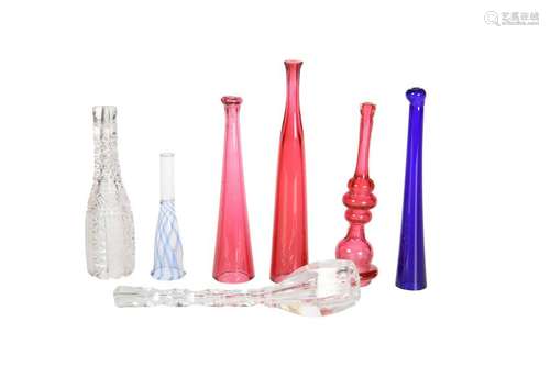 A GROUP OF CUT AND COLOURED GLASS CHEROOT HOLDERS,