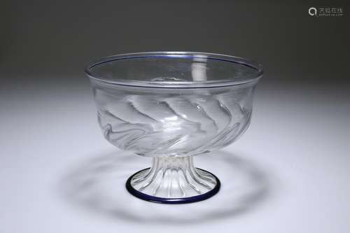 A VENETIAN GLASS FOOTED BOWL, c.1500, theÂ deep bowl