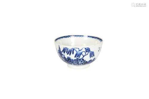 A LOWESTOFT BLUE AND WHITE TEA BOWL, in the Pagoda,