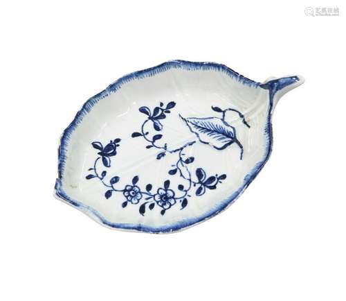 A LOWESTOFT LEAF-FORM PICKLE DISH, c.1770.Â 9.5cm