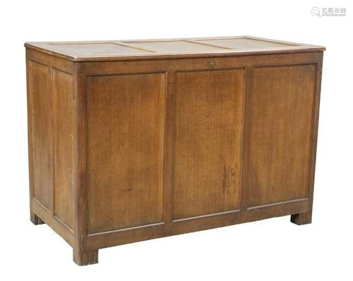 A LARGE ART DECO OAK PANELLED COFFER BY BETTY JOEL,