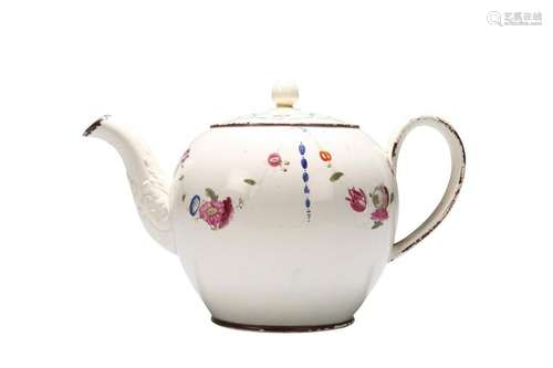 A LATE 18TH CENTURY CREAMWARE TEAPOT AND COVER, of