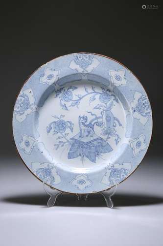 AN ENGLISH DELFT DISH, MID 18TH CENTURY, circular, blue