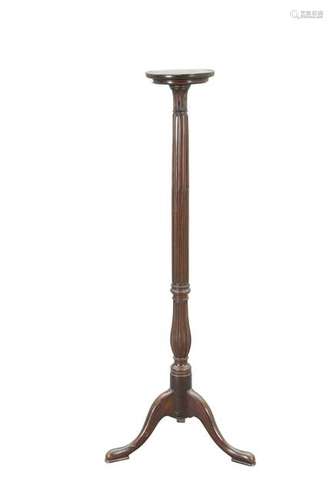 A MAHOGANY TORCHERE, IN GEORGIAN STYLE, LATE 19TH