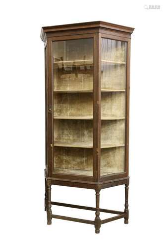 AN OAK VITRINE, LATE 19TH/EARLY 20TH CENTURY, of canted