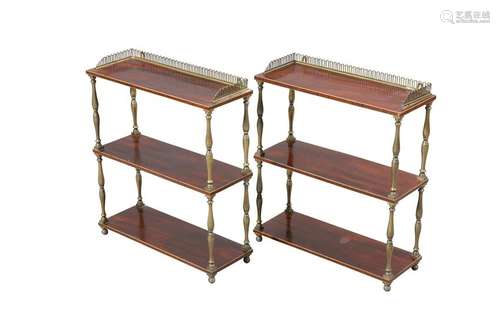 A PAIR OF REGENCY MAHOGANY AND BRASS THREE-TIER HANGING