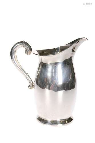 A STERLING SILVER COCKTAIL JUG, EARLY 20TH CENTURY,