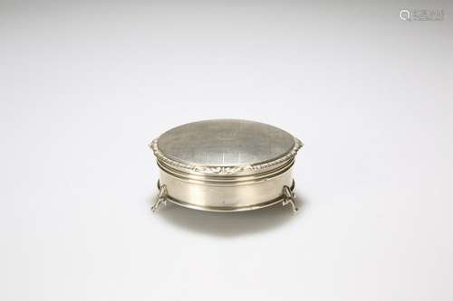 A GEORGE V SILVER JEWELLERY BOX, Birmingham 1921,