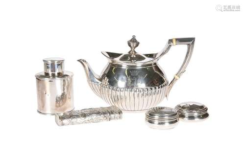 A VICTORIAN SILVER BACHELORS TEAPOT, WALTER & JOHN