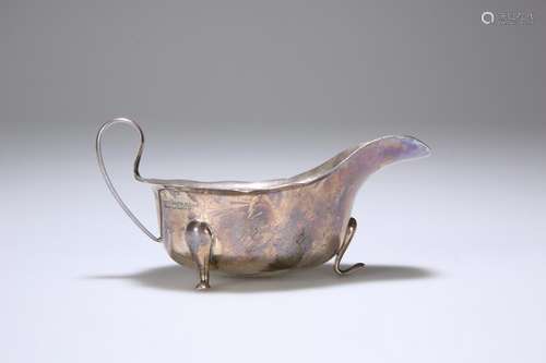 A GEORGE V SILVER SAUCE BOAT, EMIL VINER, SHEFFIELD