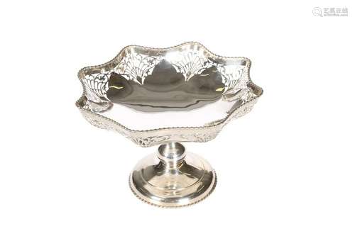 A GEORGE V SILVER COMPORT, London 1910, the bowl with