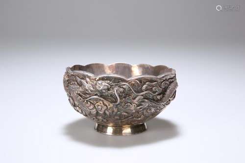 A CHINESE SILVER BOWL, LATE 19TH CENTURY, double