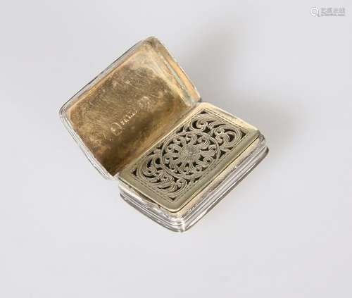 A GEORGE IV SILVER VINAIGRETTE, THOMAS & WILLIAM